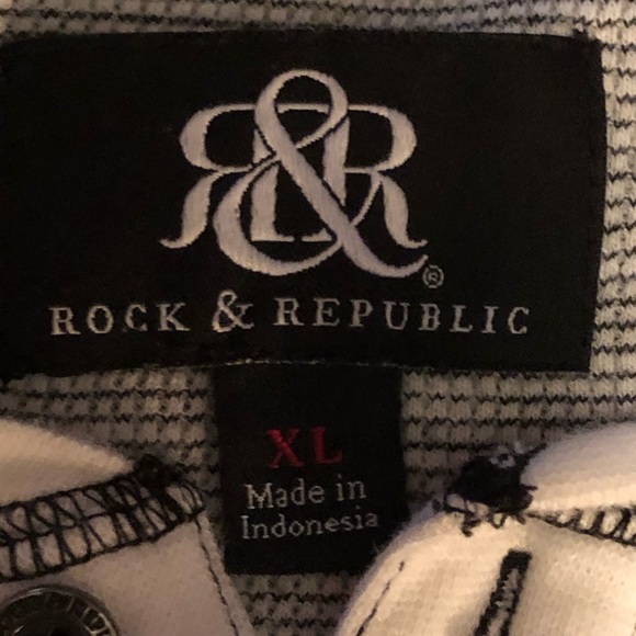 Rock & Republic XL Men’s Henley Style Pullover Shirt - Picture 2 of 6